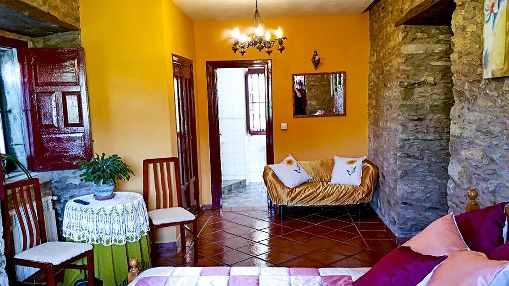 Guest house La Casona De Pension Faedo