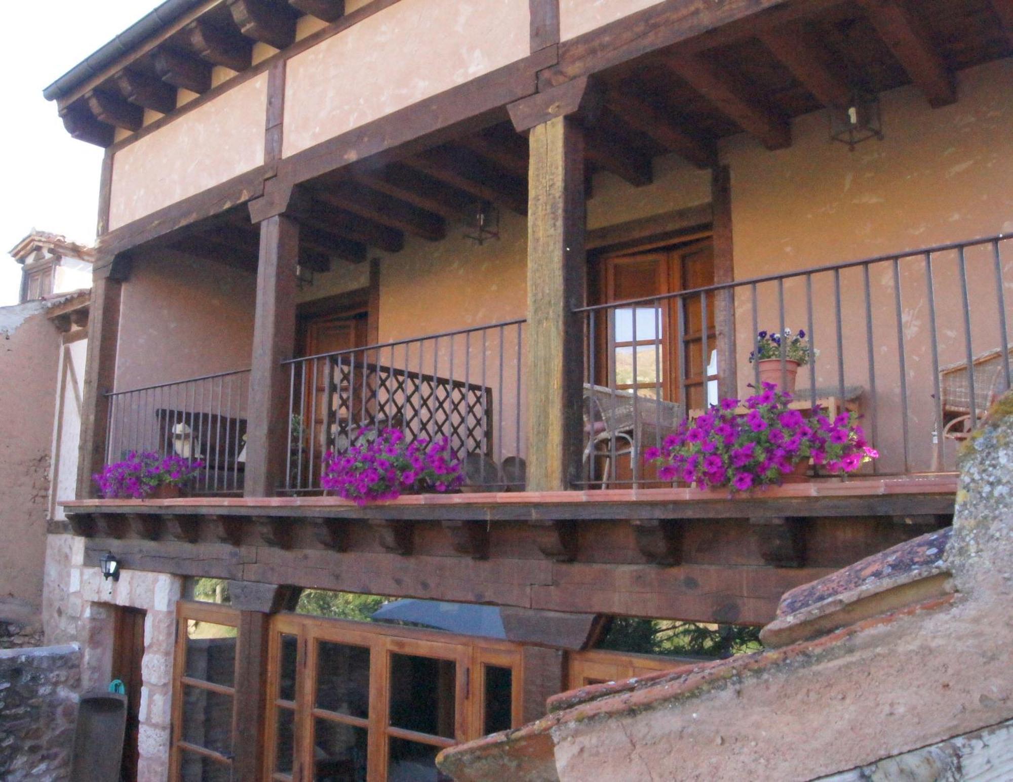 Rural El Adarve Hotel *