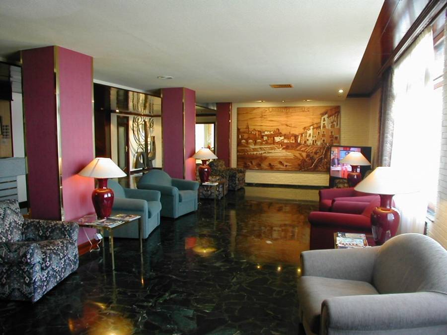 Hotel Rey Sancho Ramirez Somontano Sl 3*