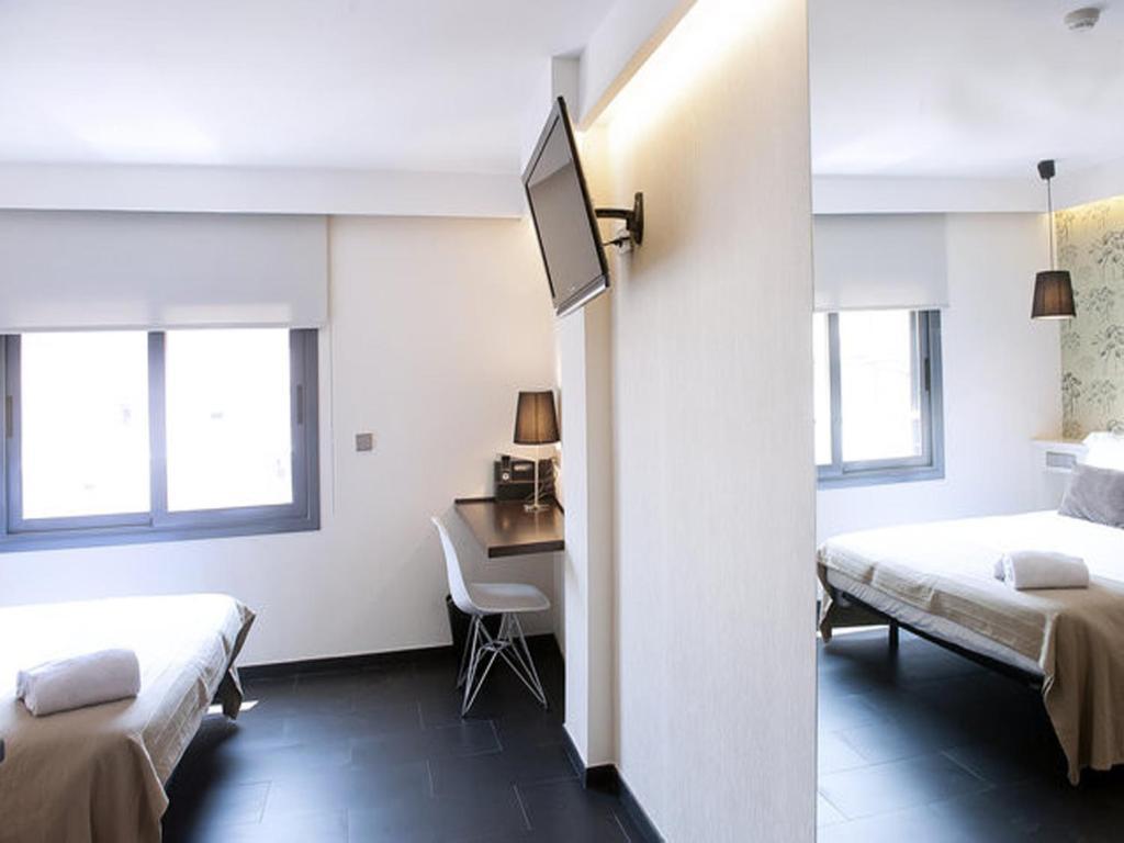 Barcelona Fifteen Central Aparthotel 2* Barcelona