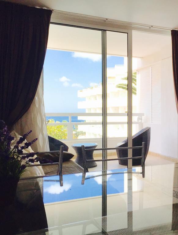 307 Bright, Sea View, Air Conditioning With Swimming Pool Apartment