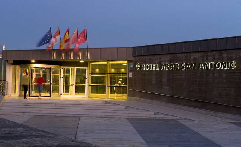 Hotel Arva Abad San Antonio Leon