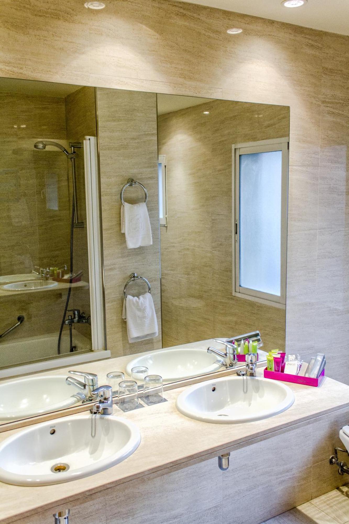 Hotel Zenit Don Yo 4*