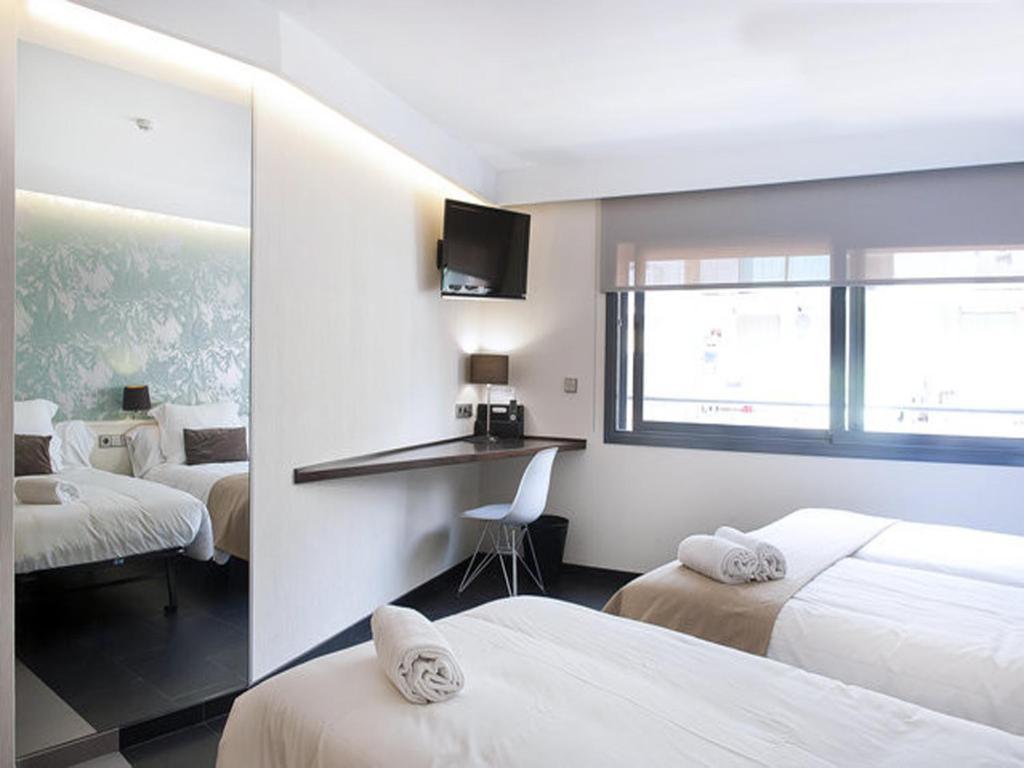 Barcelona Fifteen Central Aparthotel Aparthotel 2*