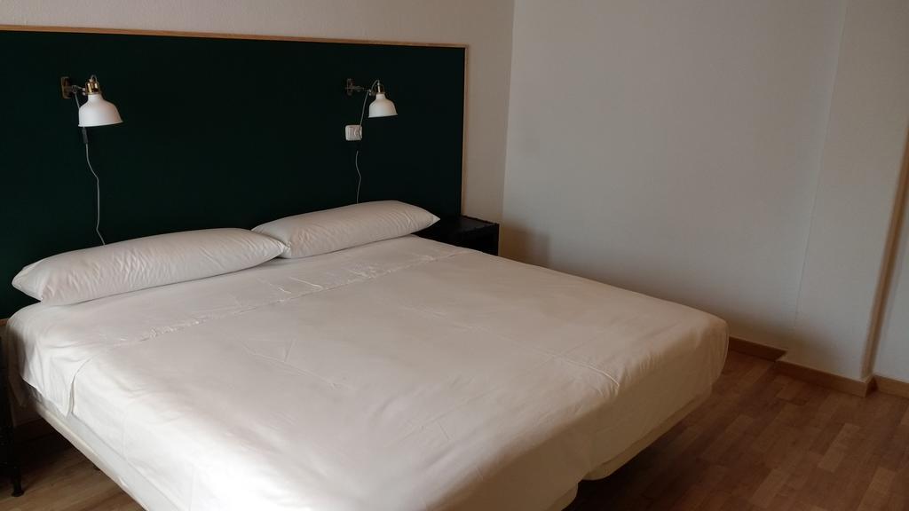 The Bridge Guest house Zaragoza