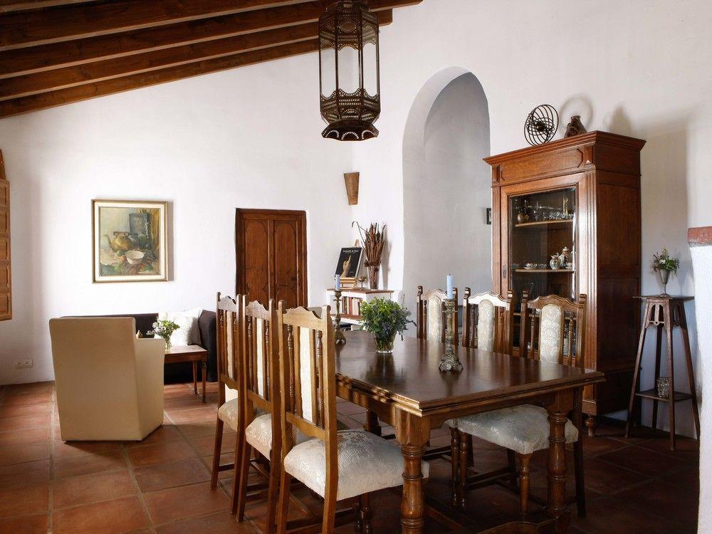 Cortijo Juan Salvador *