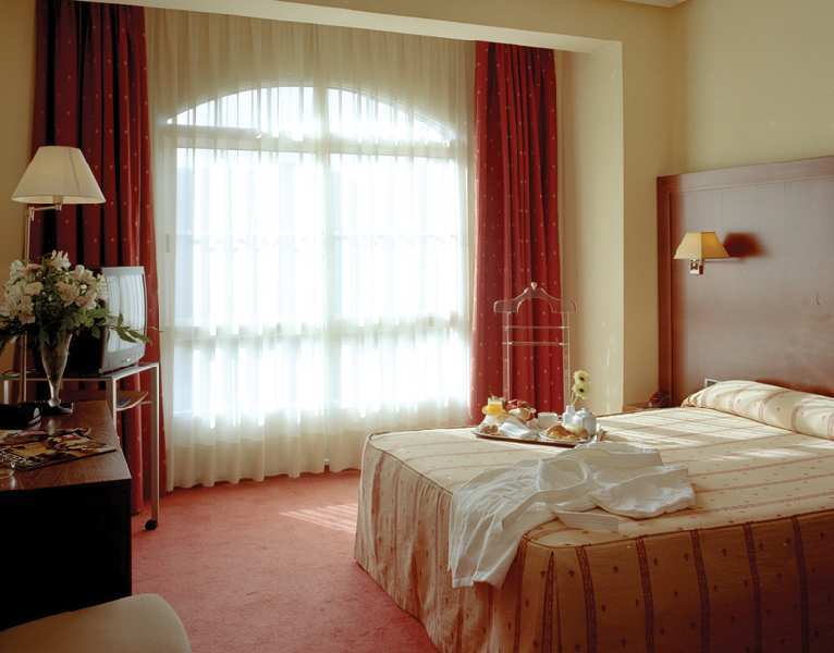Sercotel Tres Luces Hotel 3*