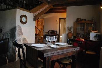 La Casona De Requijada