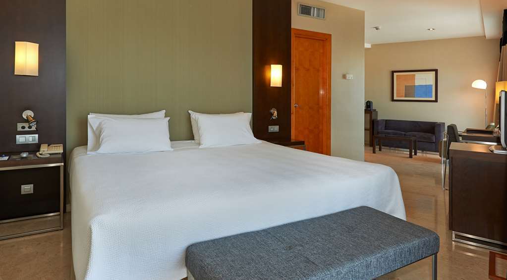 Nh Ciudad De Hotel 4*