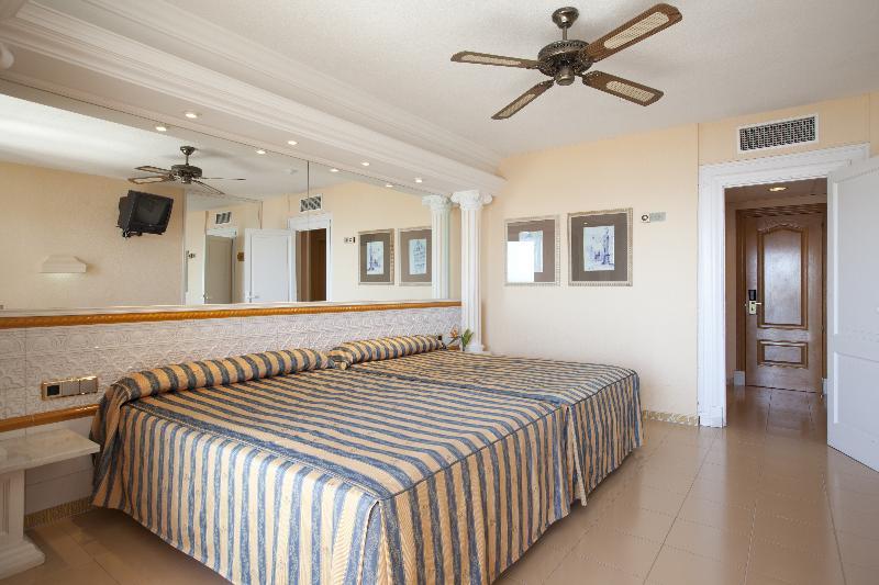 Playacapricho Hotel 4*