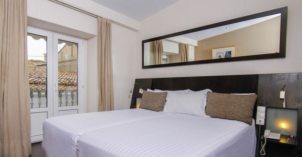 Hotel Petit Palace Plaza De La Reina