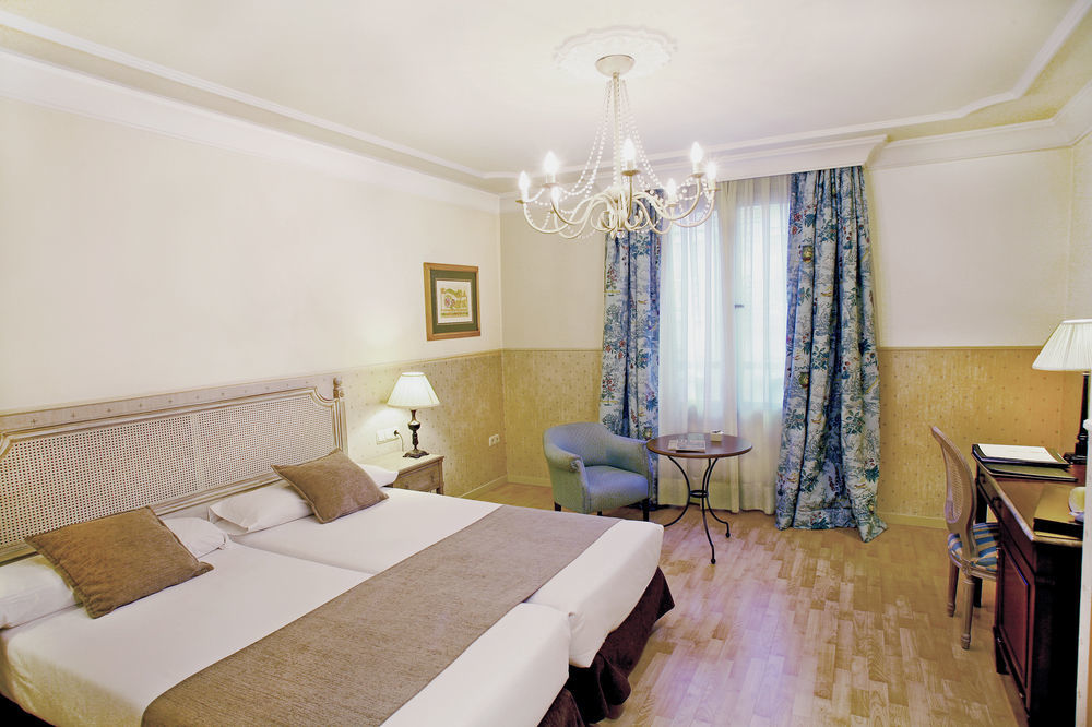 Vincci Lys Hotel 4*
