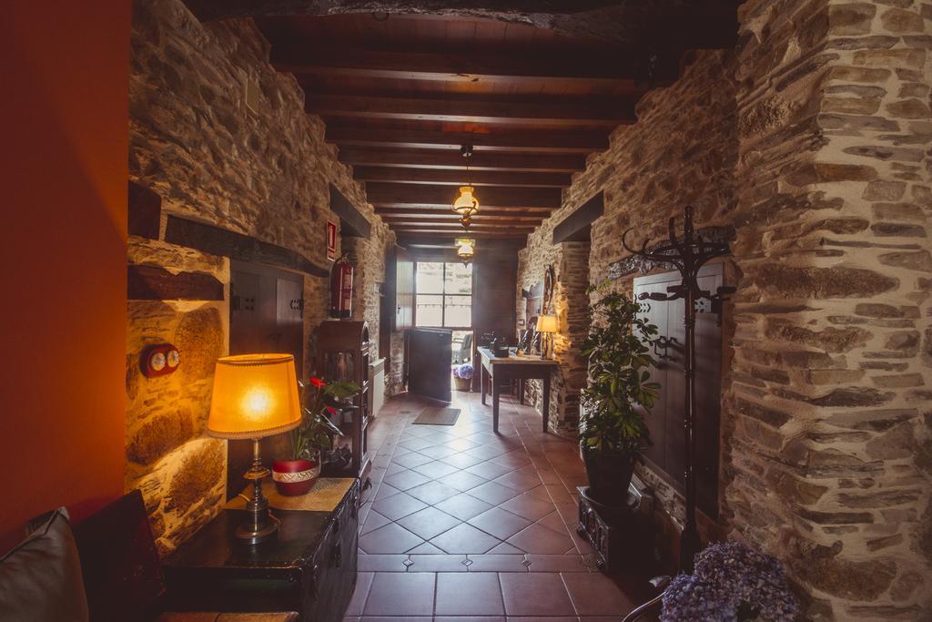 Os Tres Teixos Country house *