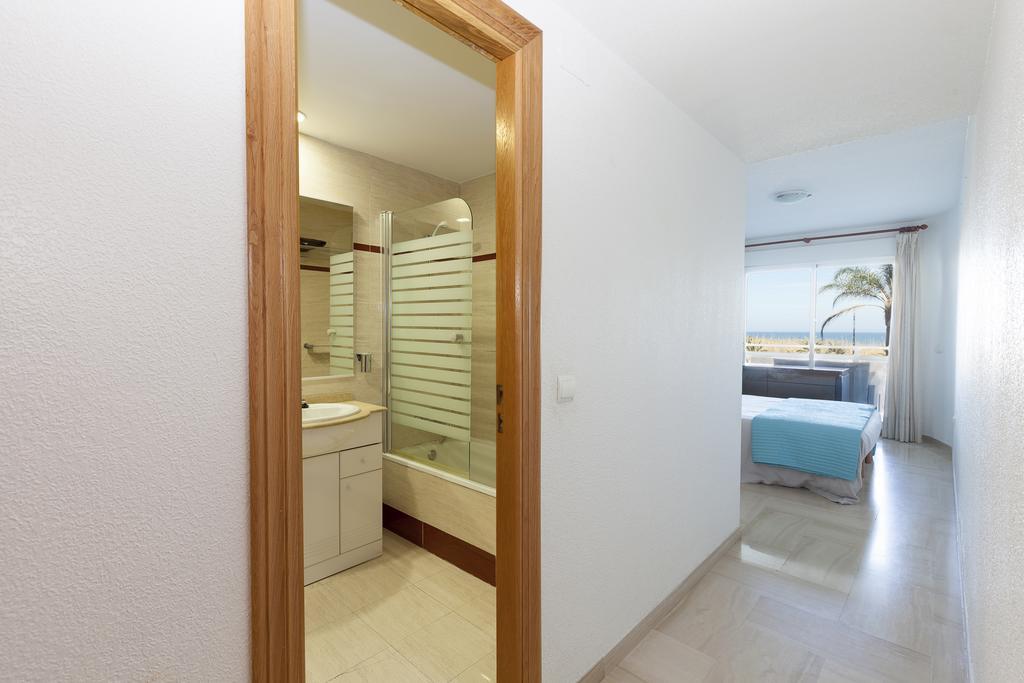 Aguazul Primera Linea Playa Apartment *