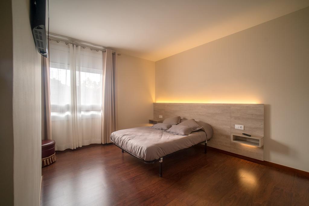 - Habitacions I 2*