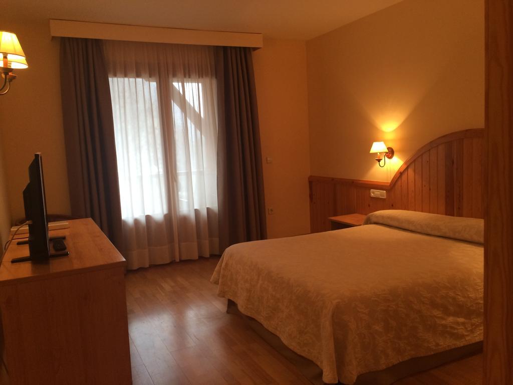 Estanys Blaus Hotel 3*