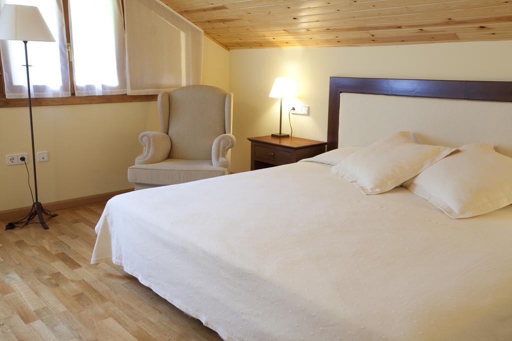 Estanys Blaus Hotel Tavascán