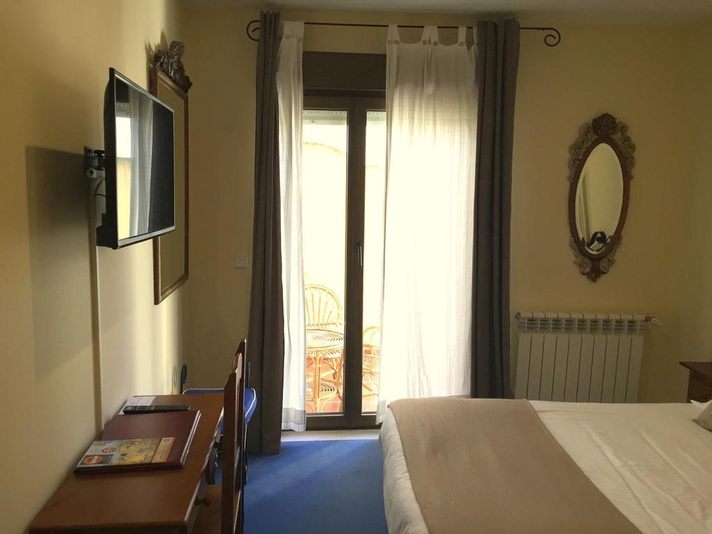 Hotel Arco San Vicente 2*
