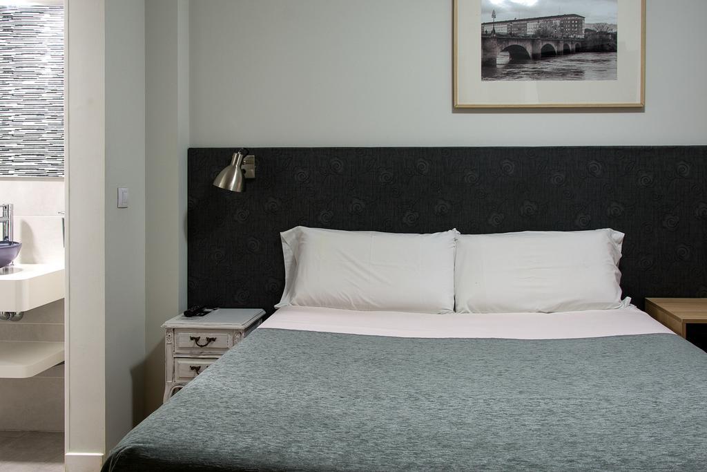 Laurel 2* Logrono
