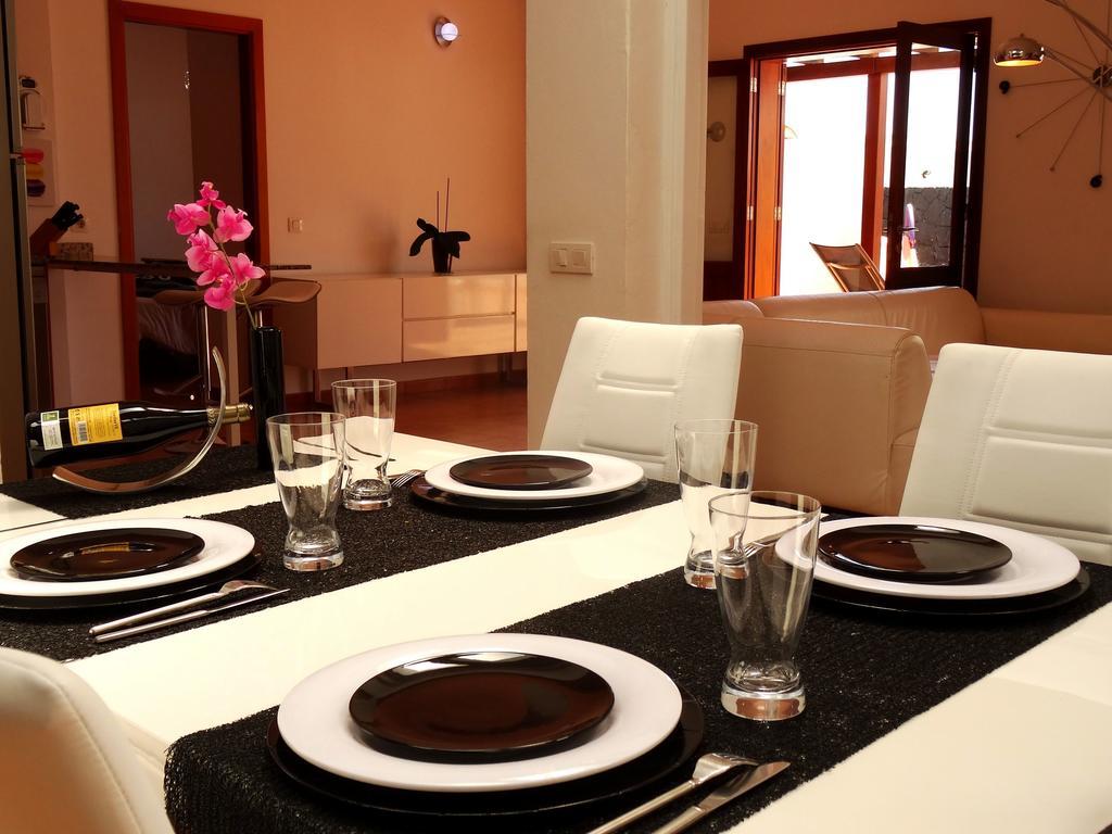 Happy Con Piscina Privada Villa Playa Blanca (Lanzarote)