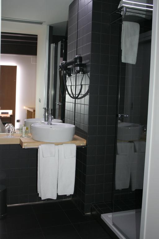 El Encanto & Cafeteria Hotel