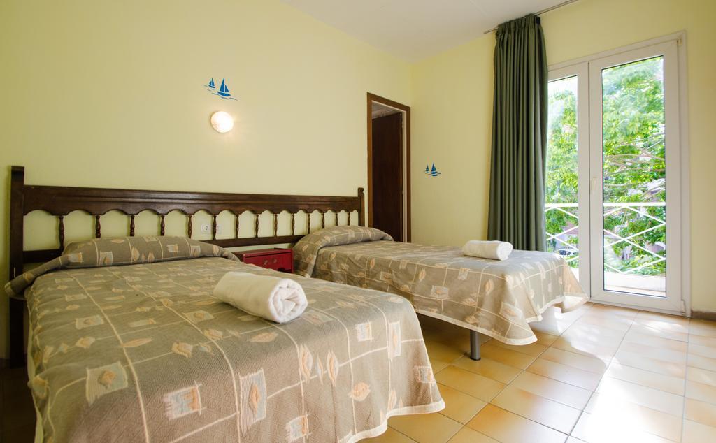 Lloret Guest house 2*