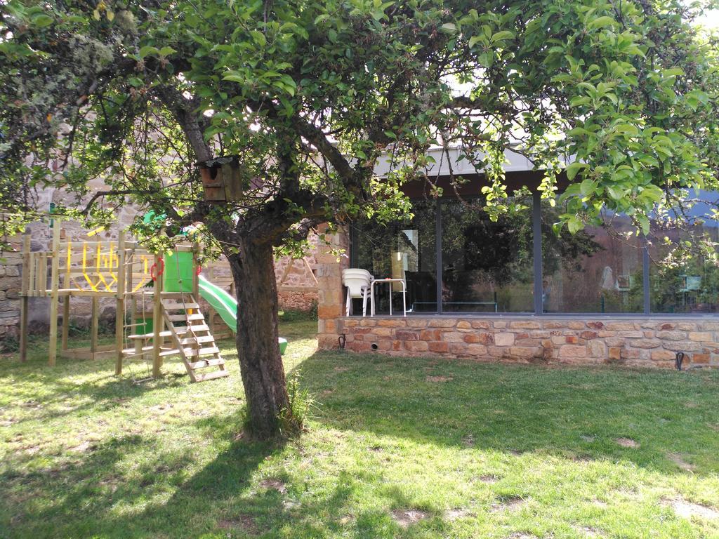 Marel Sanabria Villarino de Sanabria