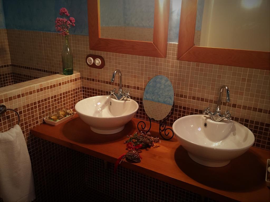 Os Tres Teixos Country house *