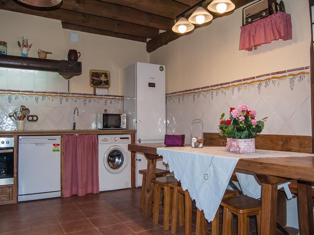 La Fuente Del Pinar Country house *
