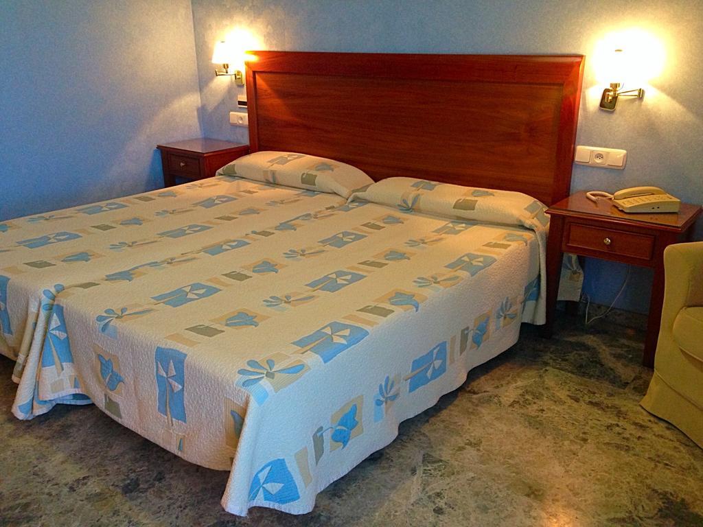 Bartos Hotel 4*