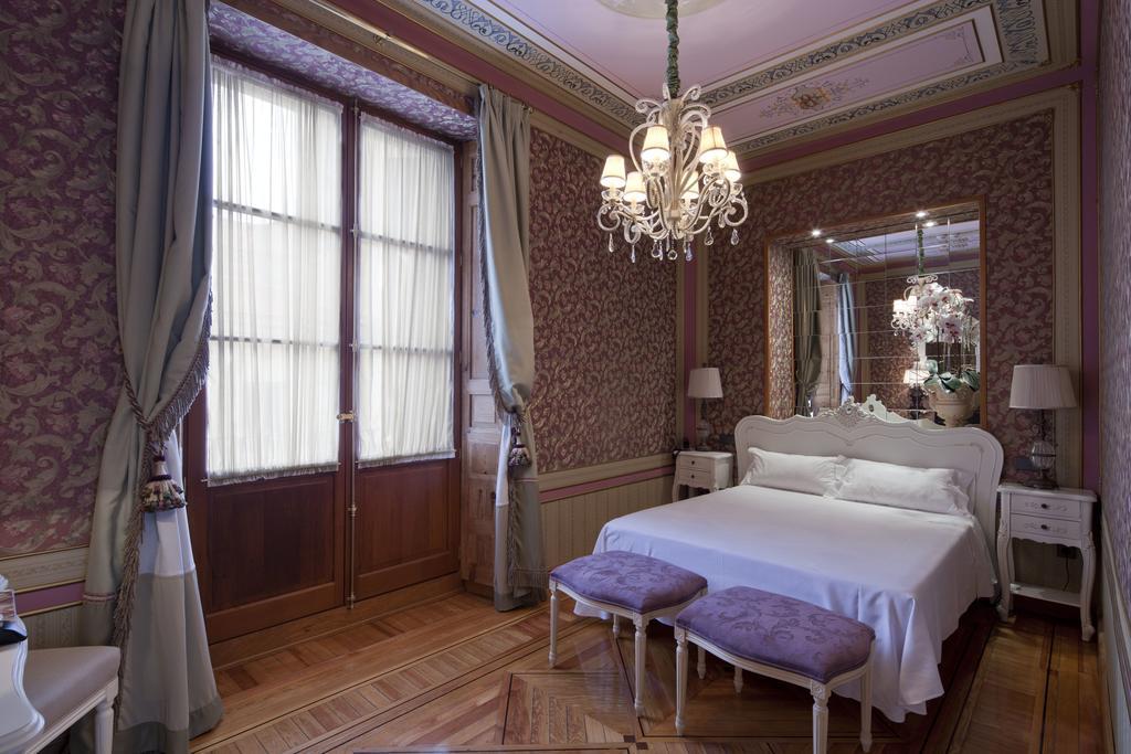 Hotel Real Cinco Linajes 4*