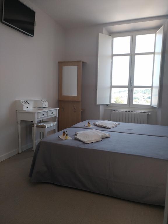 Pension-Albergue Don Alvaro Hostel Sarria