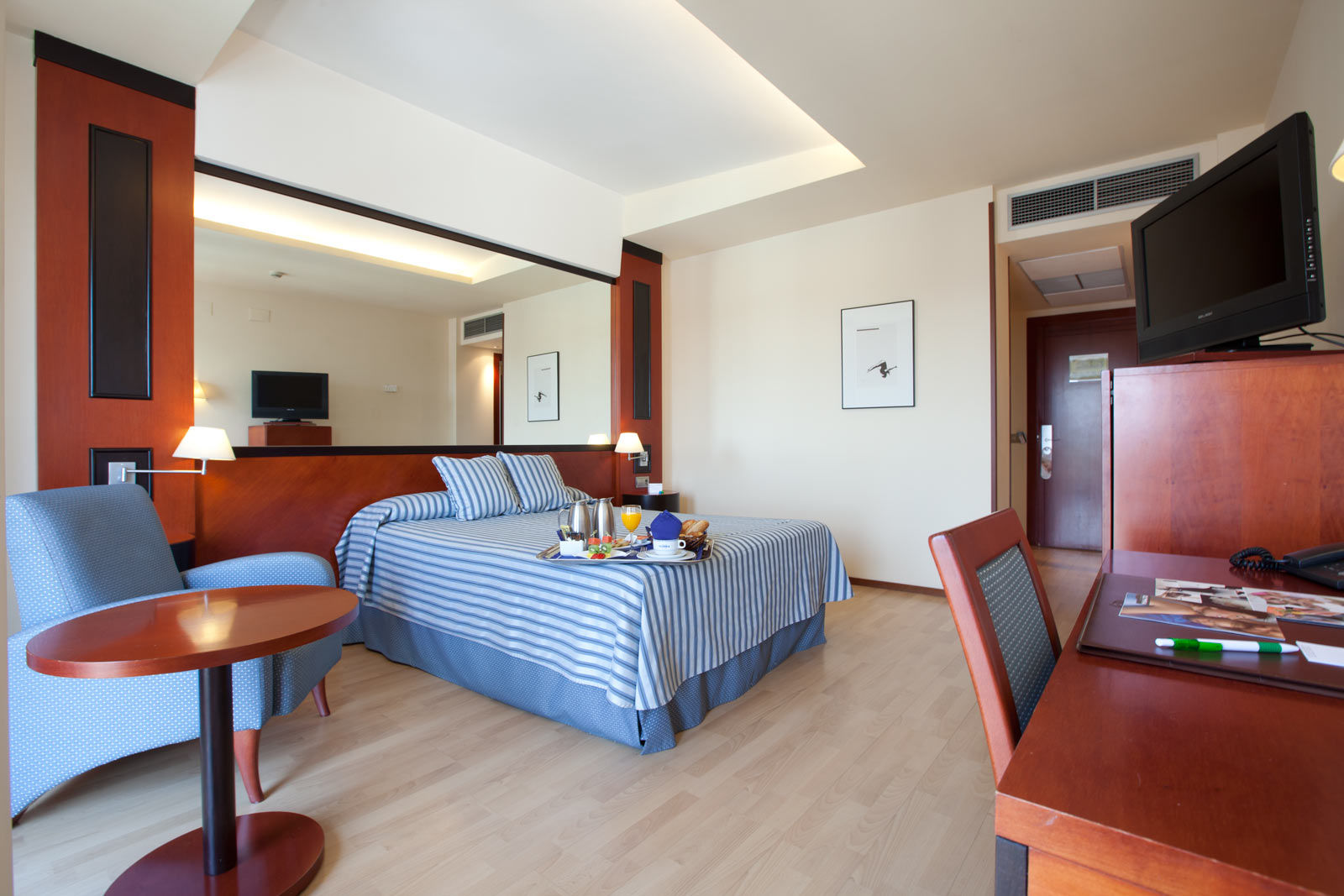 Hotel Olympia Valencia 4*