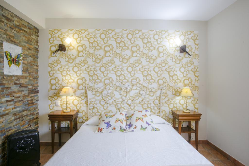 Tres Mentiras De 3* Santillana del Mar