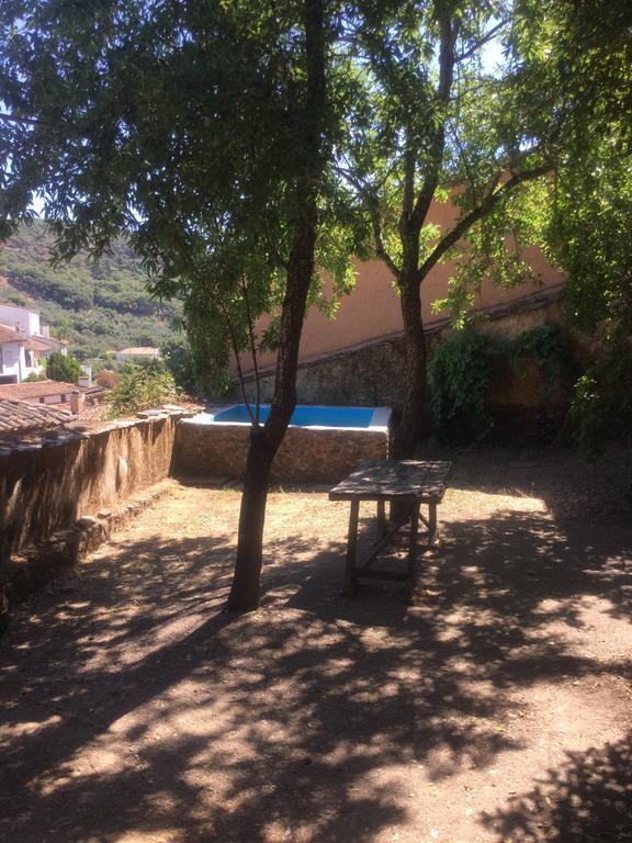 Holiday home El Zarzo De Nemesio, Alberca Barbacoa 2 Hab 4 Pers Mas 2 Max Valdelarco