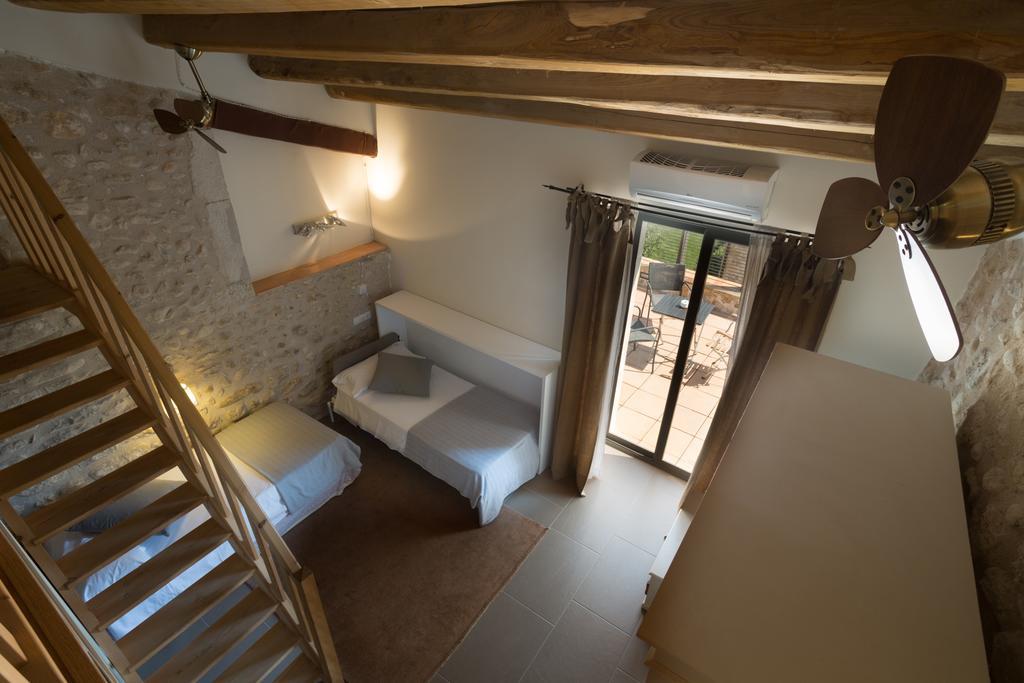 Clotas Masia Bed & Breakfast Cistella