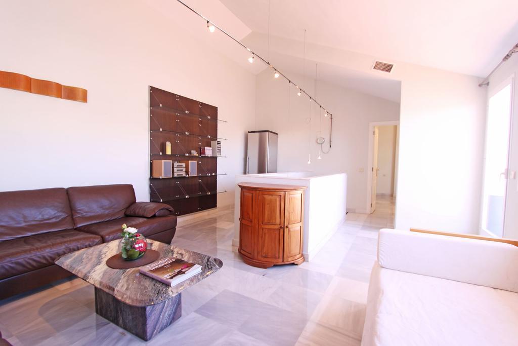 1115 Duplex Penthouse Apartment *