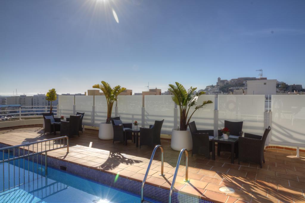 Royal Plaza Hotel 4*