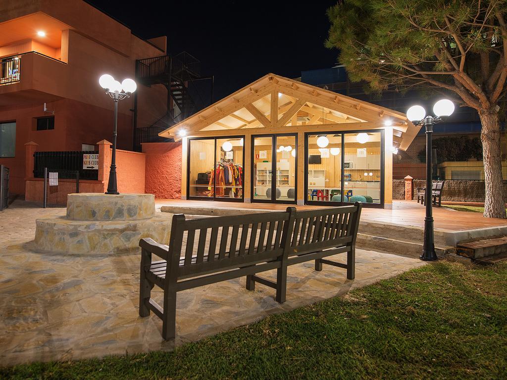 Aparthotel Turisticos 3*
