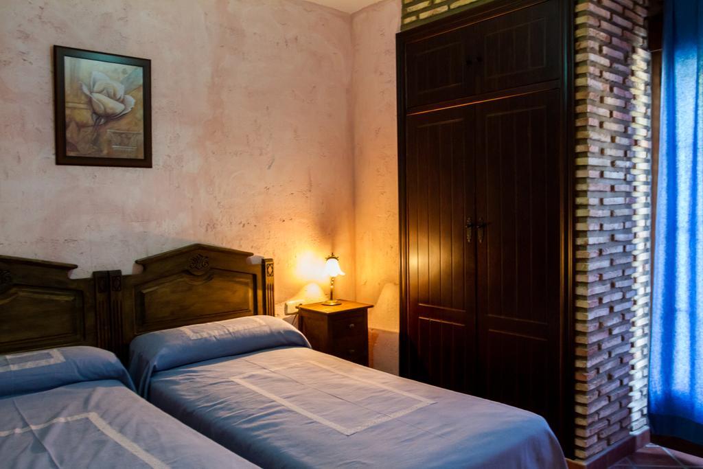 Rural 12 Caños Apartahotel Galaroza