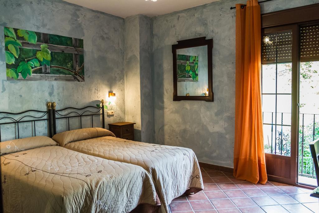 Rural 12 Caños Apartahotel Galaroza
