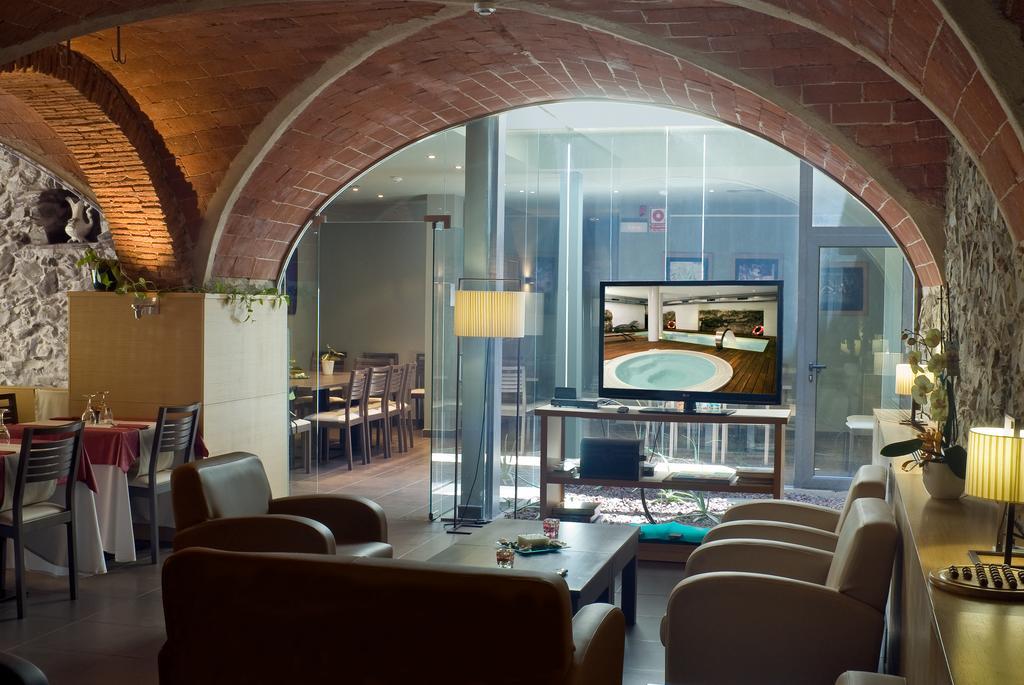 Vilamont Hotel Garriguella