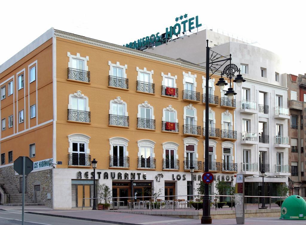 Habaneros Hotel