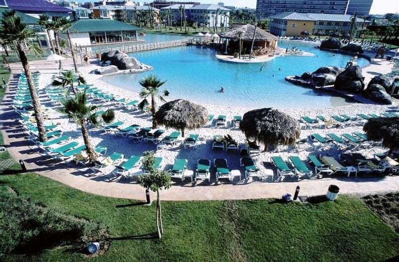Hotel Portaventura Caribe: Unlimited Park Access & Ferrari Land Entry 4*