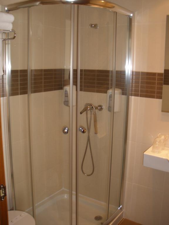 Pensión Residencial Platas 2*