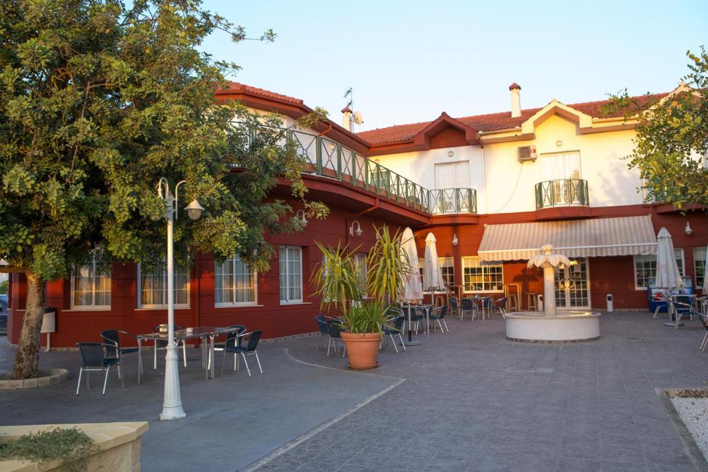 Hotel Mitra Crisálida Cabra