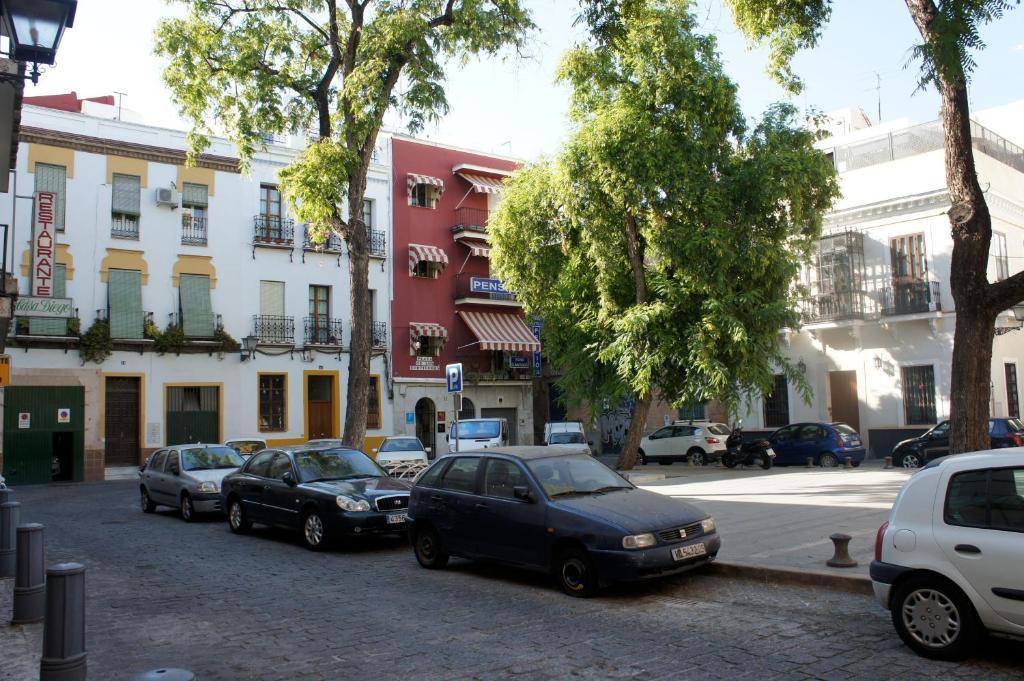 Perez Montilla Pensión 2*