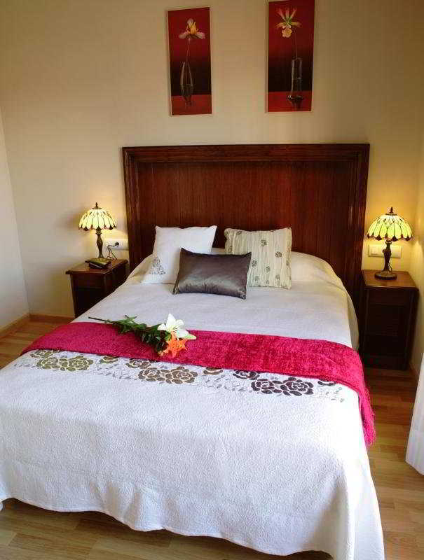 Hotel Dos Hermanas 3*