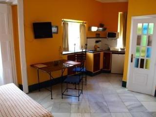 La Casa Amarilla Tarifa