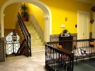 La Casa Amarilla